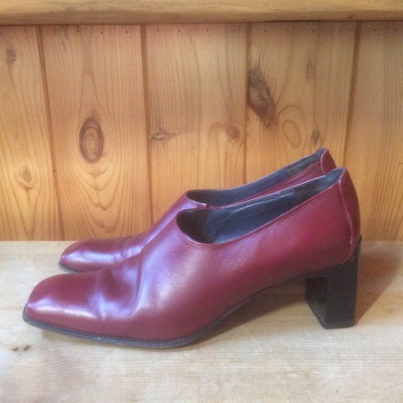 BCBG Max Azria 90's Red Leather Square Toe Slip On Chunky Heel Size 8.5 B/39.5 - Picture 1 of 8
